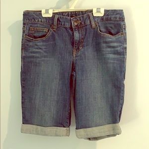 29/8 Calvin Klein Jean shorts GUC